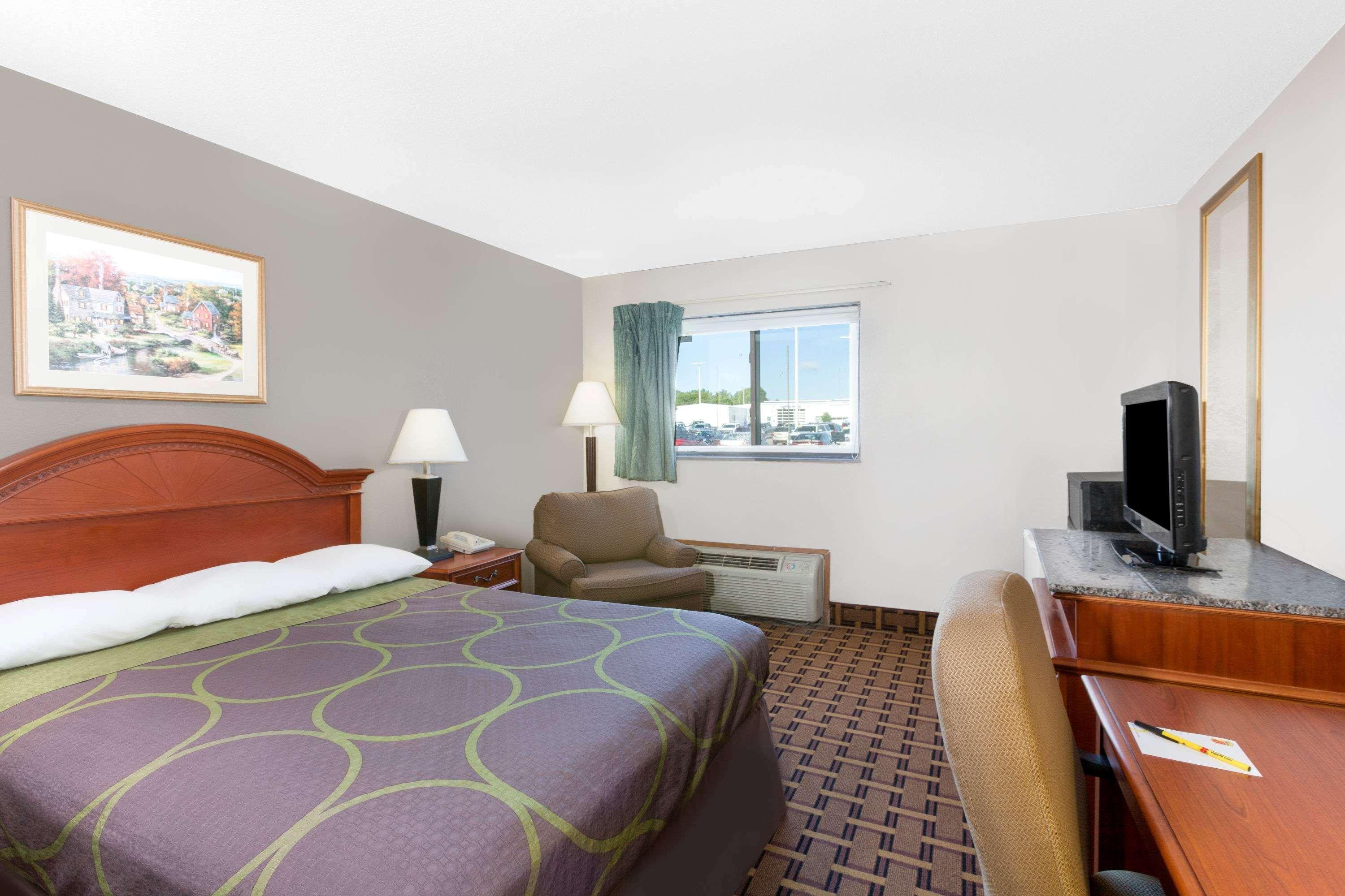 Super 8 By Wyndham Fort Madison Exterior photo