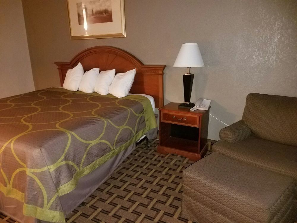 Super 8 By Wyndham Fort Madison Exterior photo